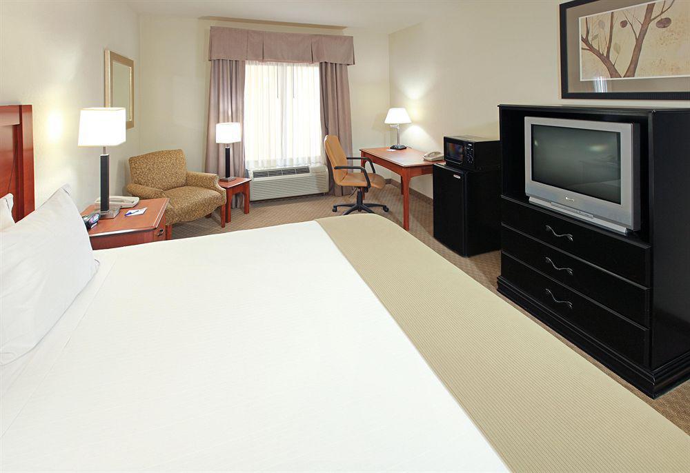 Holiday Inn Express & Suites Pine Bluff/Pines Mall By Ihg Phòng bức ảnh