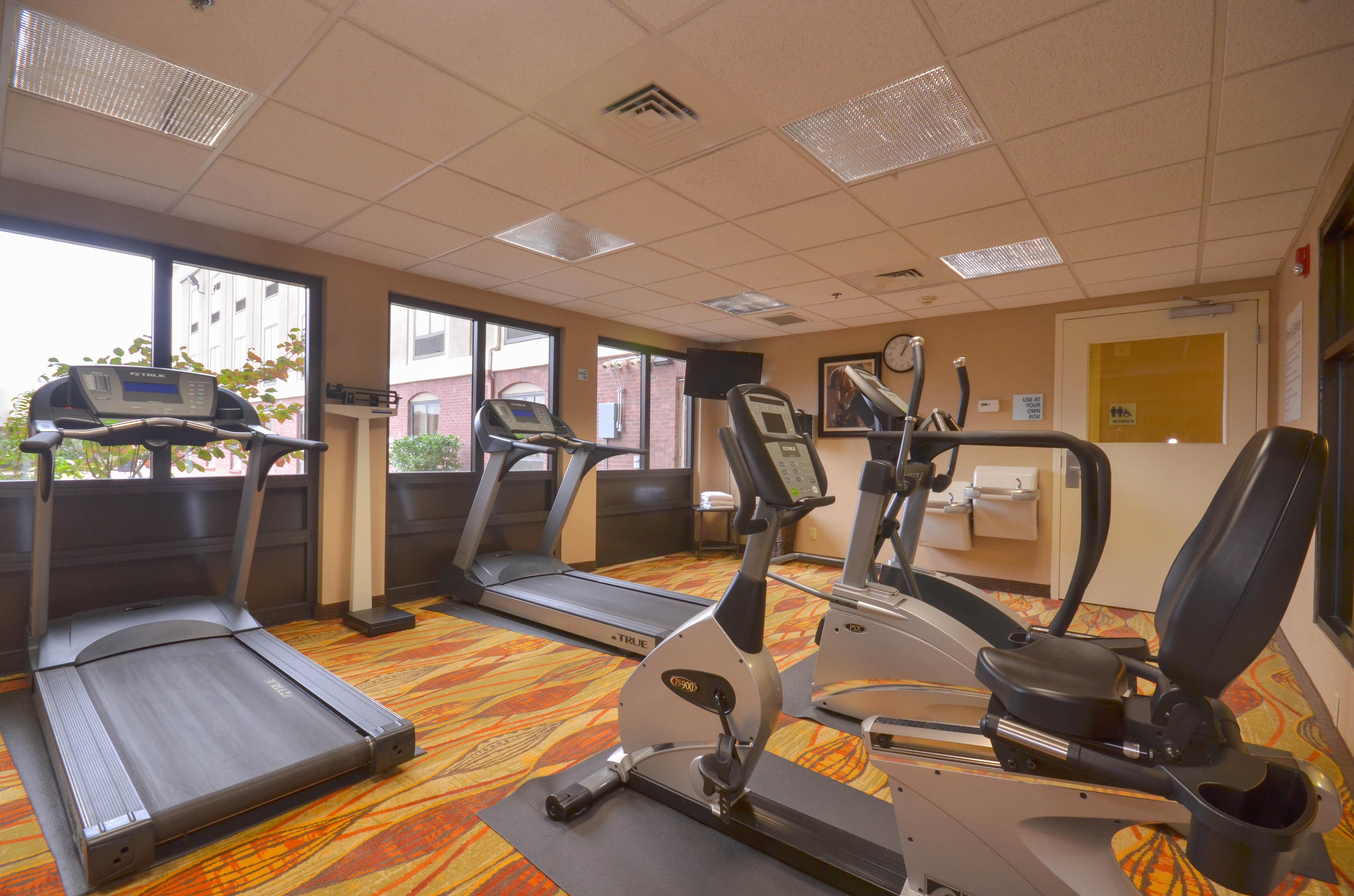Holiday Inn Express & Suites Pine Bluff/Pines Mall By Ihg Ngoại thất bức ảnh